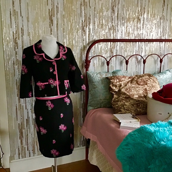 Cynthia Steffe Pink Flower Suit - Picture 1 of 8